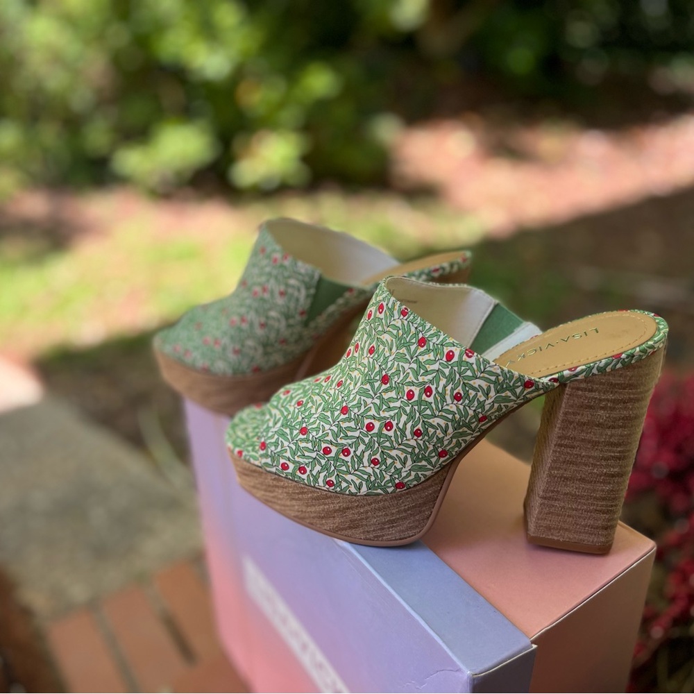 🆕  Lisa * Vicky Platform Sandals 7.5.  Summer Vibes. 7.5